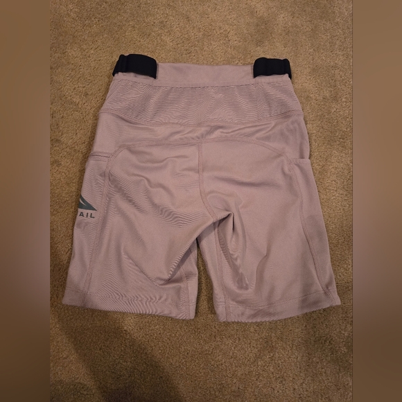 epic luxe running trail short. xs - Picture 3 of 4